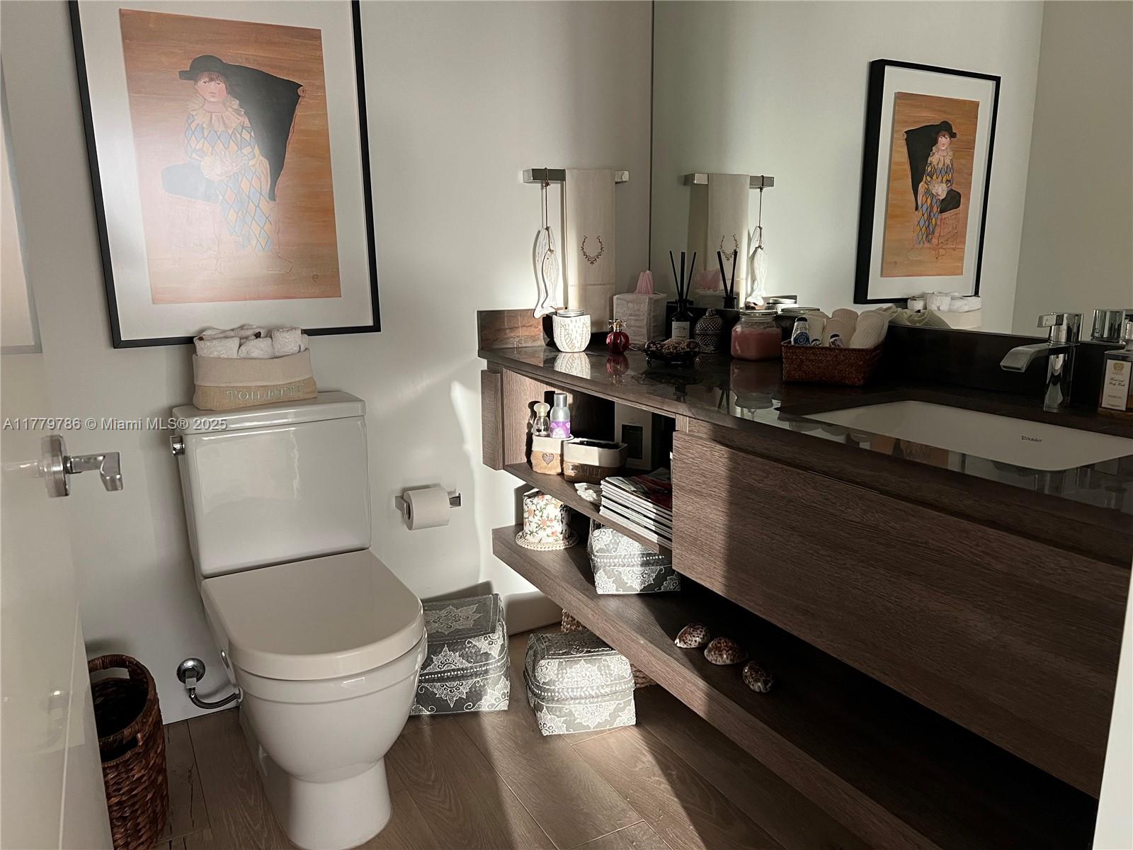 350 Ocean Drive, Unit 304N Key Biscayne, FL 33149 - Photo 25 of 69 powder room