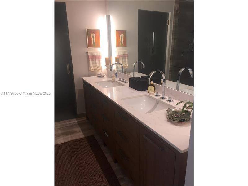 350 Ocean Drive, Unit 304N Key Biscayne, FL 33149 - Photo 30 of 69 Master Bathroom