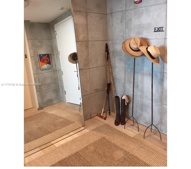 350 Ocean Drive, Unit 304N Key Biscayne, FL 33149 - Photo 3 of 69 Private Foyer