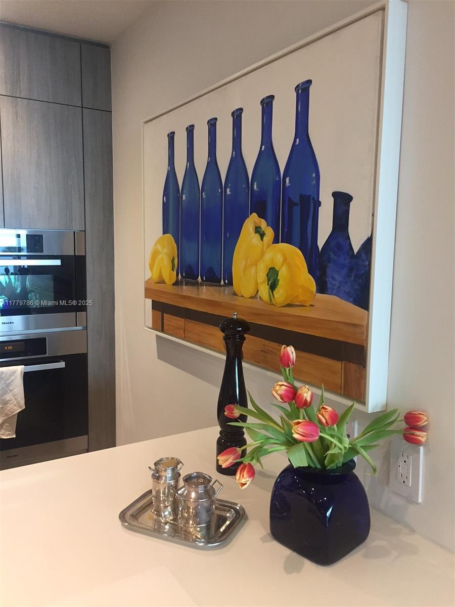 350 Ocean Drive, Unit 304N Key Biscayne, FL 33149 - Photo 7 of 69 Open kitchen