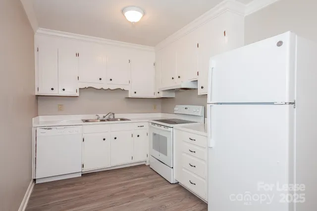 $1,580 | 8711 Farmwood Court, Charlotte, NC 28214