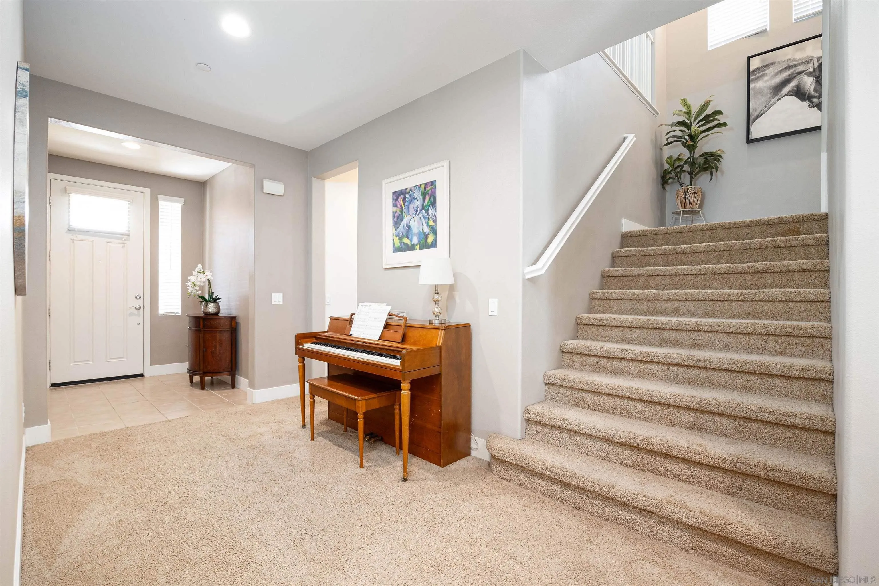 35763 Garrano Lane Fallbrook, CA 92028 - Photo 9 of 25 a view of entryway and hall