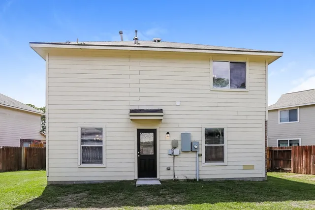 $1,555 | 1403 Natural Pine Trail, Conroe, TX 77301