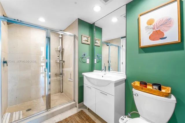 $8,000 | 465 Brickell Avenue, Unit 3901, Miami, FL 33131