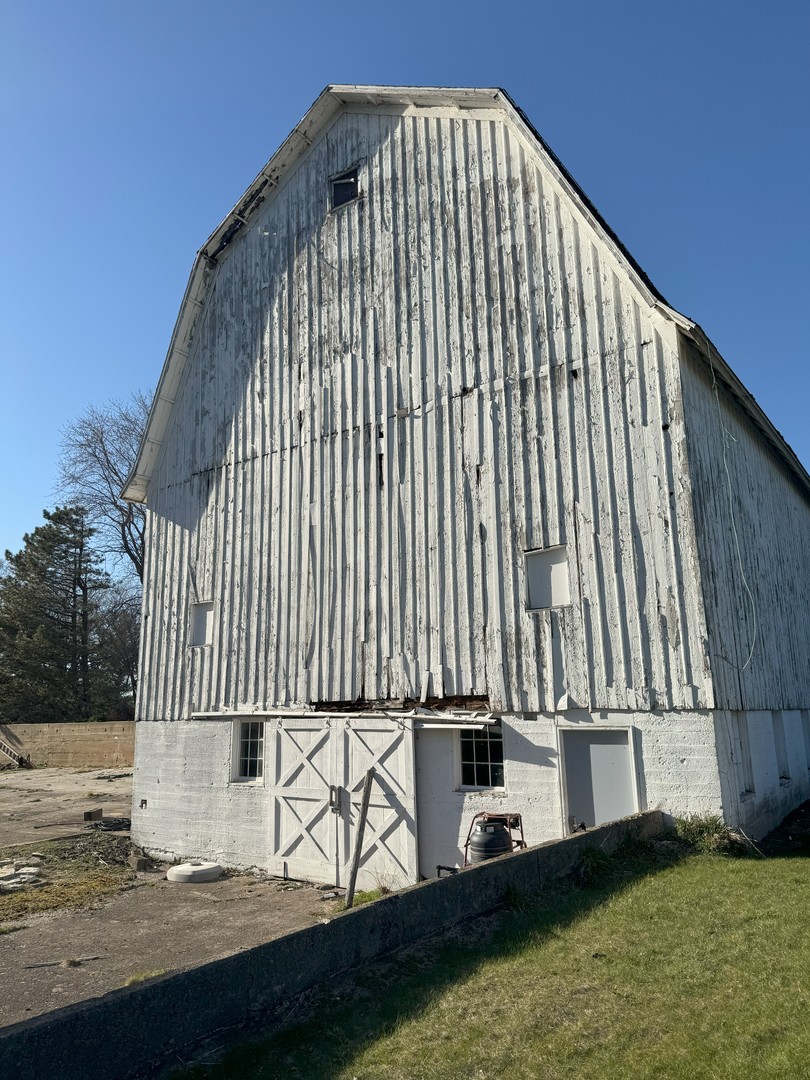 17N753 Widmayer Road Hampshire, IL 60140 - Photo 24 of 30 a view of a back yard of the house