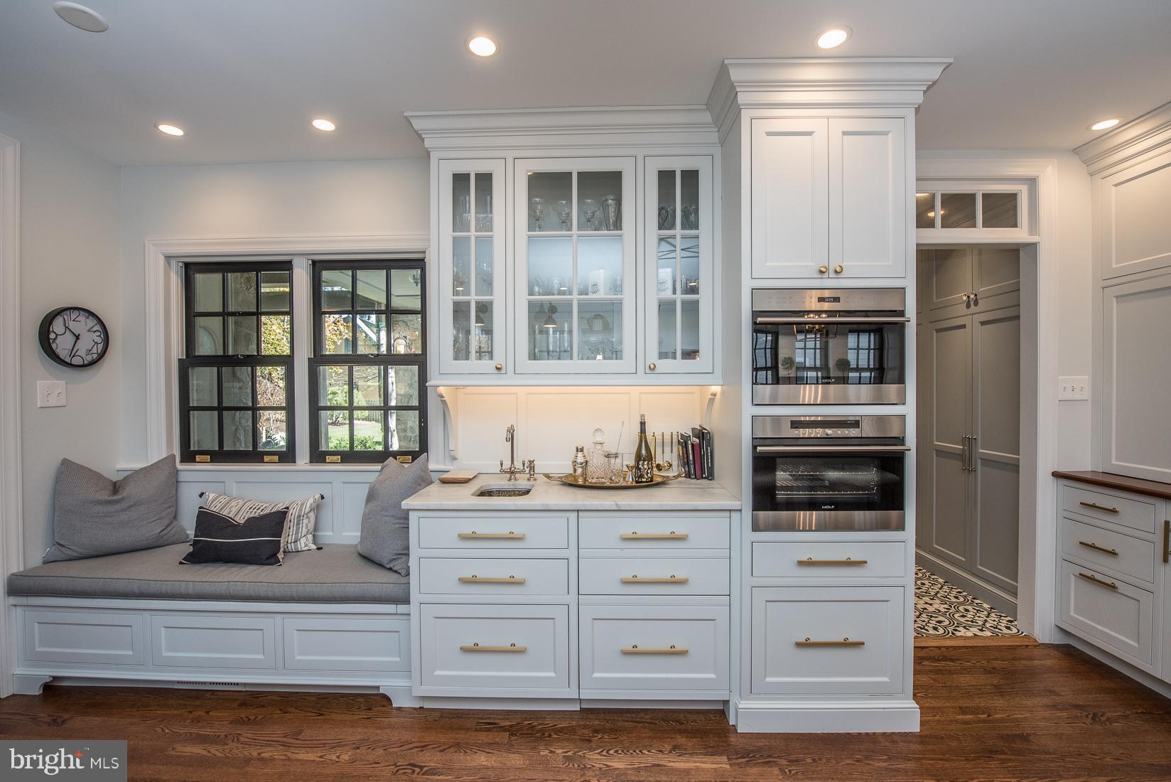 530 Manor Road Wynnewood, PA 19096 - Photo 16 of 43 Kitchen/built-ins