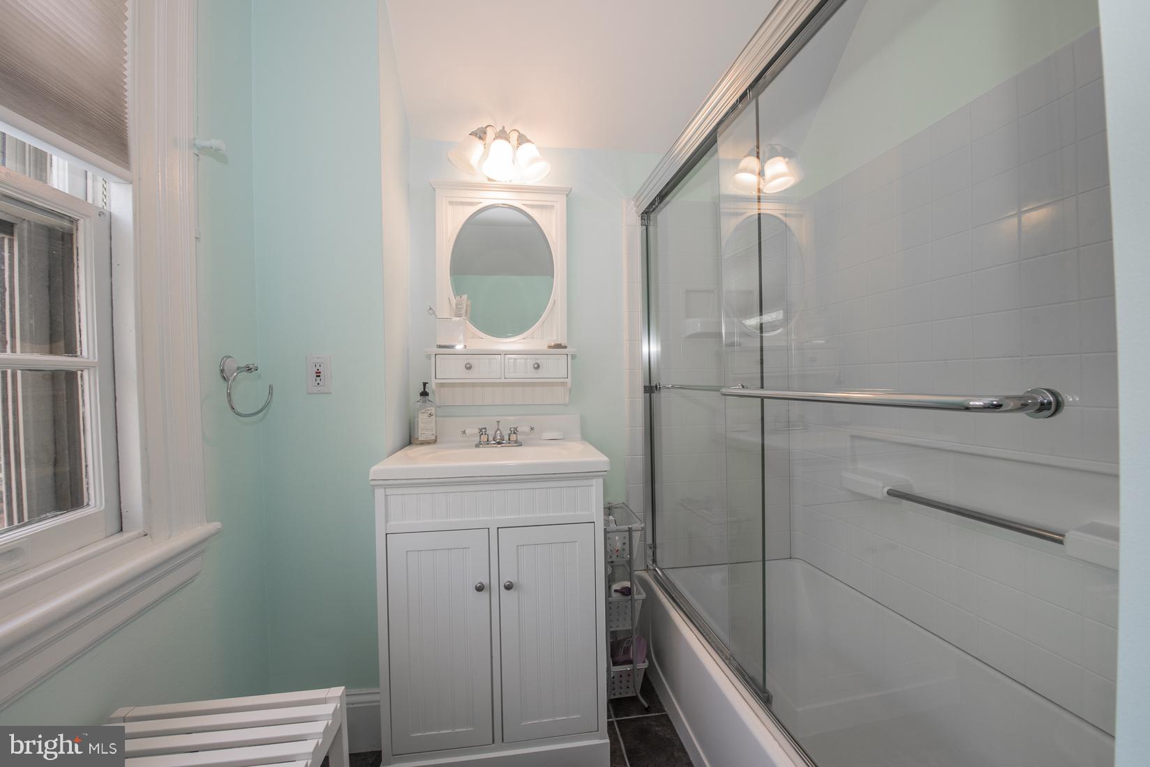 530 Manor Road Wynnewood, PA 19096 - Photo 35 of 43 Third Floor Bath