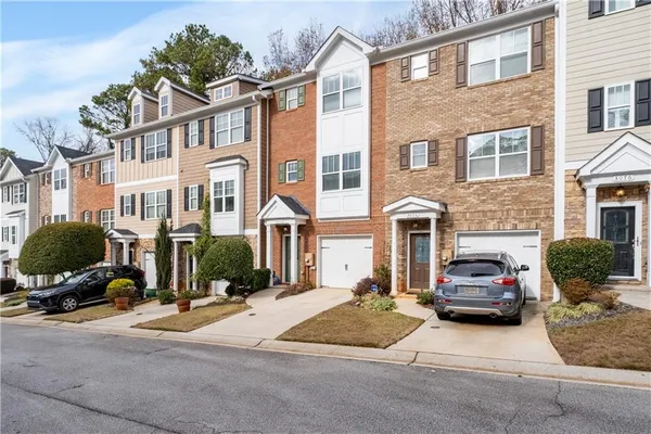 $2,100 | 3072 Lauren Parc Road, Decatur, GA 30032