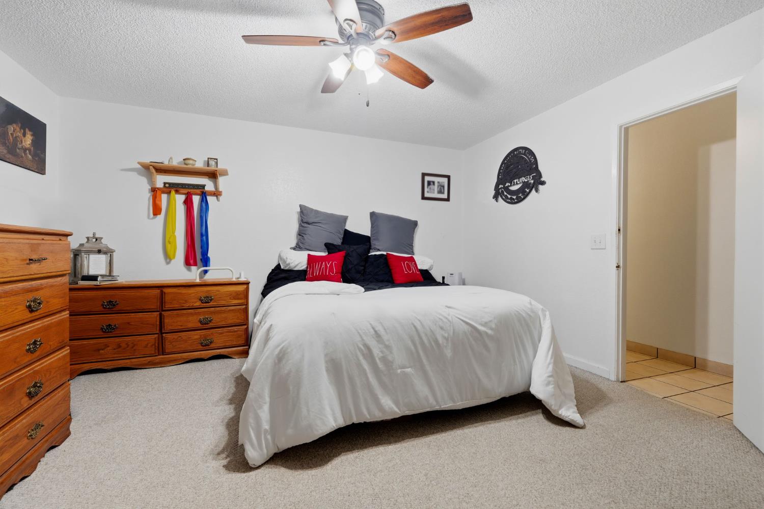 2124 Neill Way Hanford, CA 93230 - Photo 30 of 41