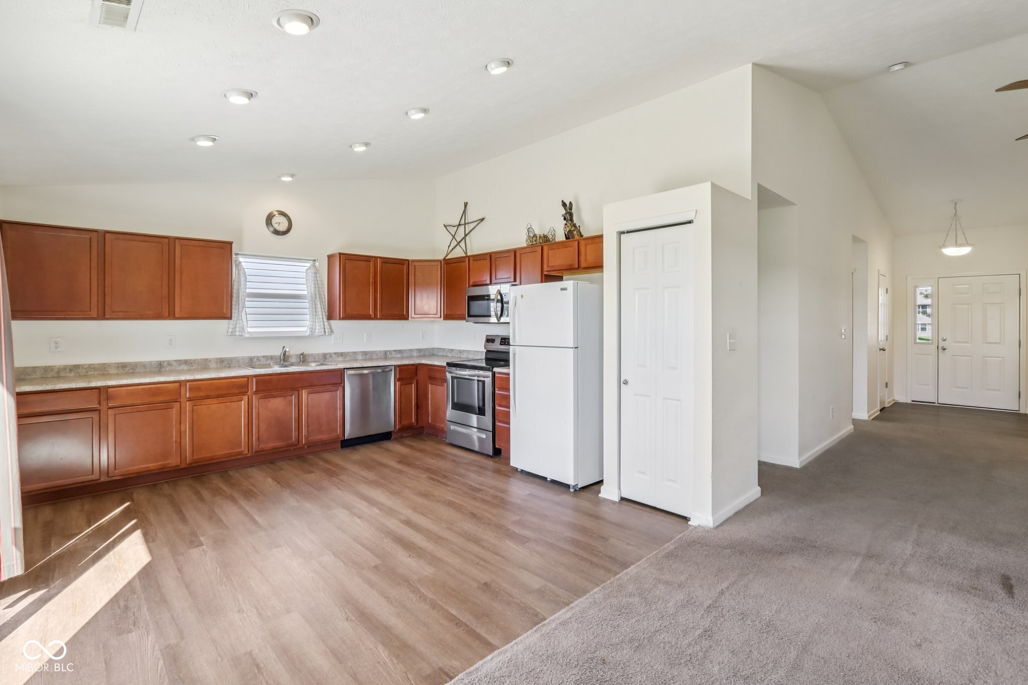 4846 Chip Shot Lane Indianapolis, IN 46235 - Photo 11 of 31