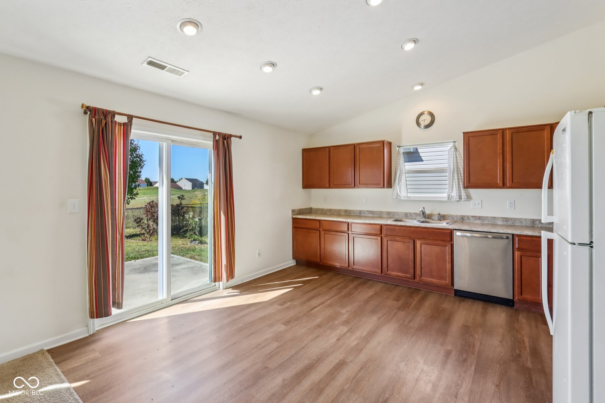 4846 Chip Shot Lane Indianapolis, IN 46235 - Photo 14 of 31