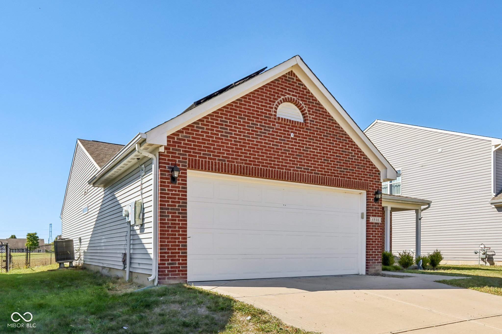 4846 Chip Shot Lane Indianapolis, IN 46235 - Photo 2 of 31