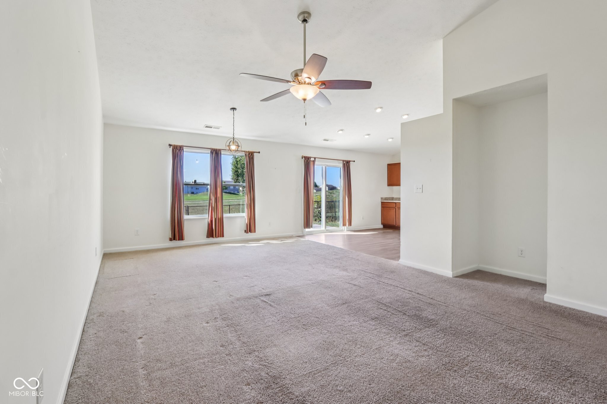 4846 Chip Shot Lane Indianapolis, IN 46235 - Photo 8 of 31