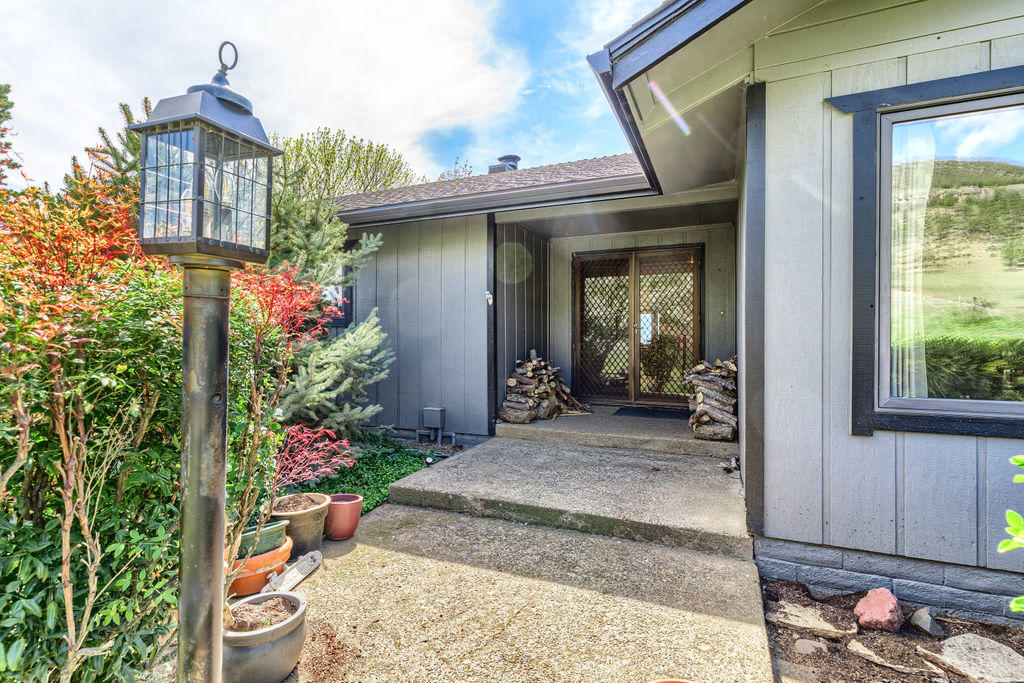 6069 Hughes Road Medford, OR 97504 - Photo 21 of 84 HR(21)