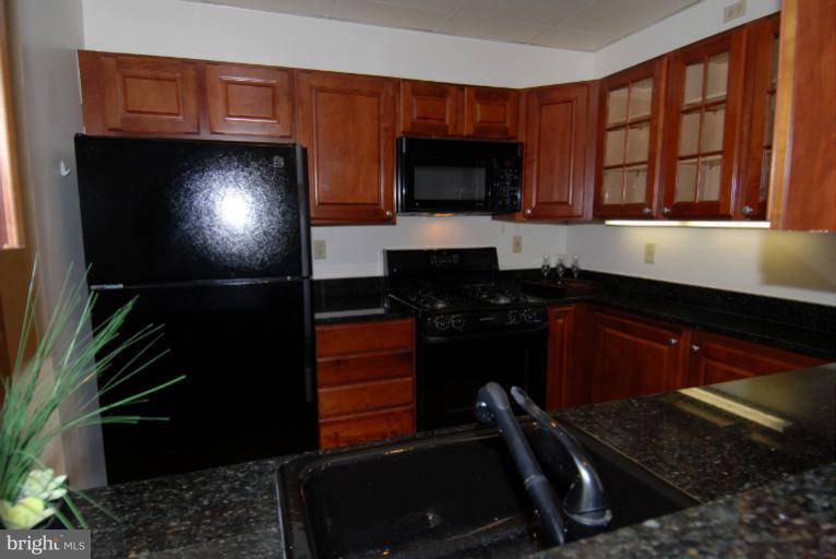 1947 Belmont Road Northwest, Unit 111 Washington, DC 20009 - Photo 1 of 25 Kitchen