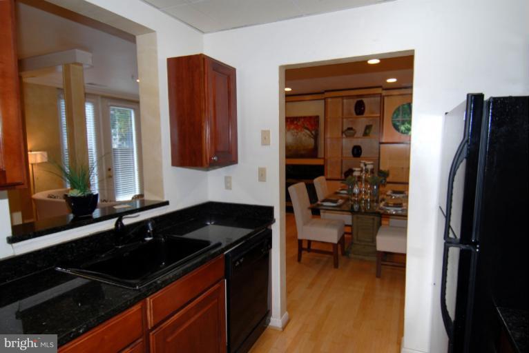 1947 Belmont Road Northwest, Unit 111 Washington, DC 20009 - Photo 21 of 25 Kitchen