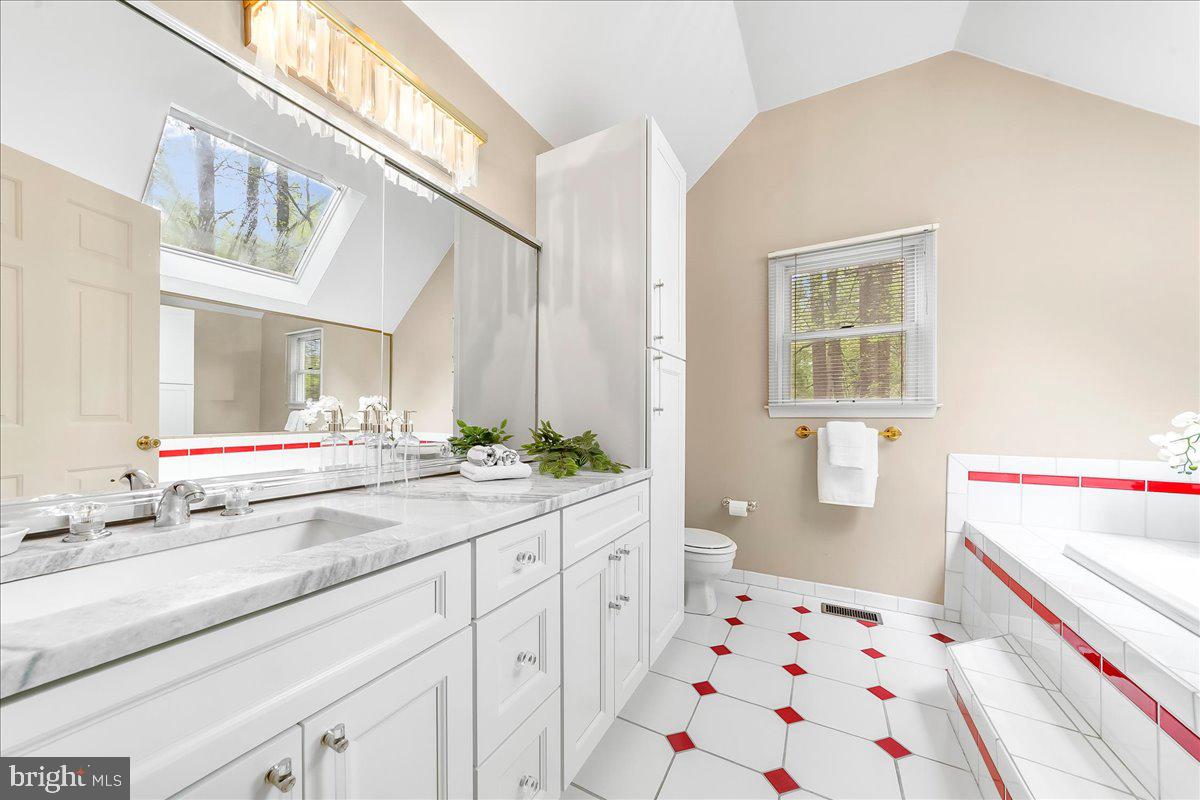 1750 Stocton Road Jenkintown, PA 19046 - Photo 37 of 50 a bathroom with a sink and a bathtub
