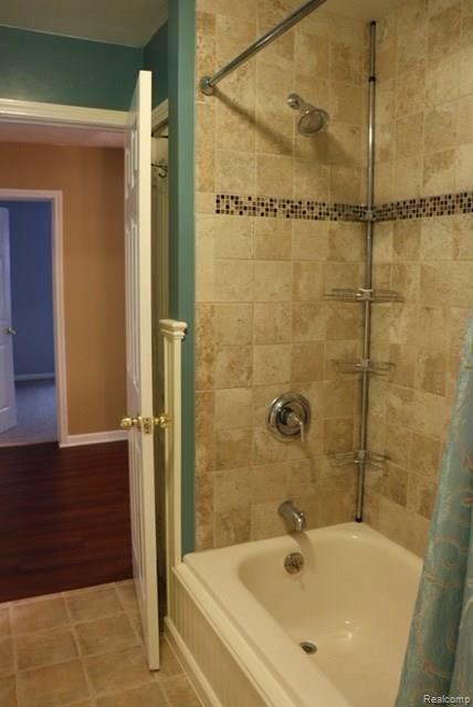 10329 Denton Hill Road Fenton, MI 48430 - Photo 7 of 15 kelly 9.jpg