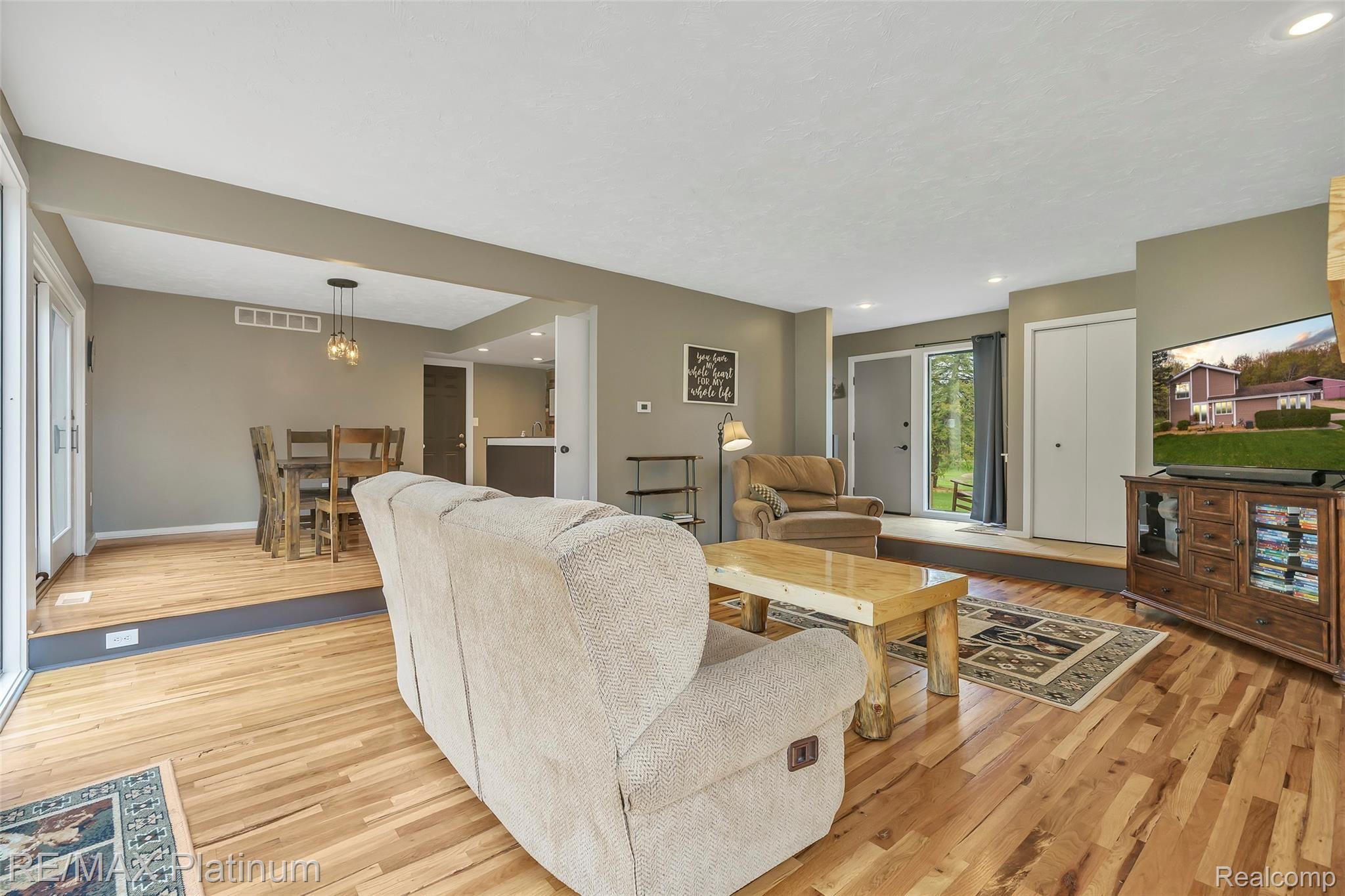 4195 North Nicholson Road Fowlerville, MI 48836 - Photo 9 of 48 09_4195NICHOLSONRDWindowStillRealEstatePhotography9_mls.jpg