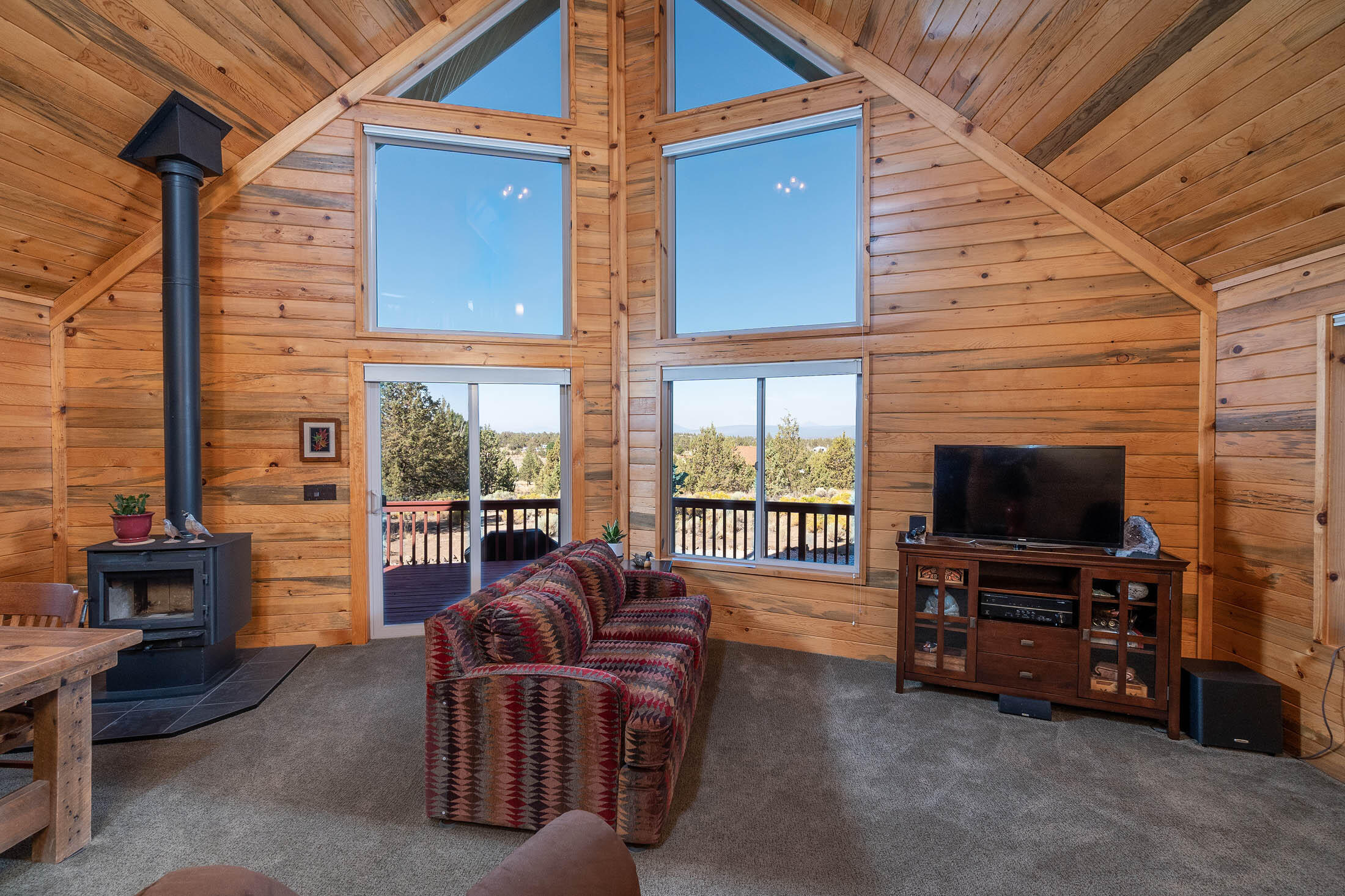 7271 Southwest Onyx Road Terrebonne, OR 97760 - Photo 12 of 43 Newer vinyl windows are double and triple pane. No drafts in this house!