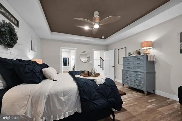 a room with lots of different kinds of flowers