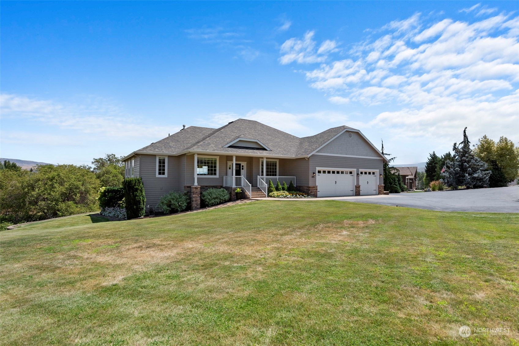 3815 Lovell Road Wenatchee, WA 98801 - Photo 1 of 40 Gallery Image 1