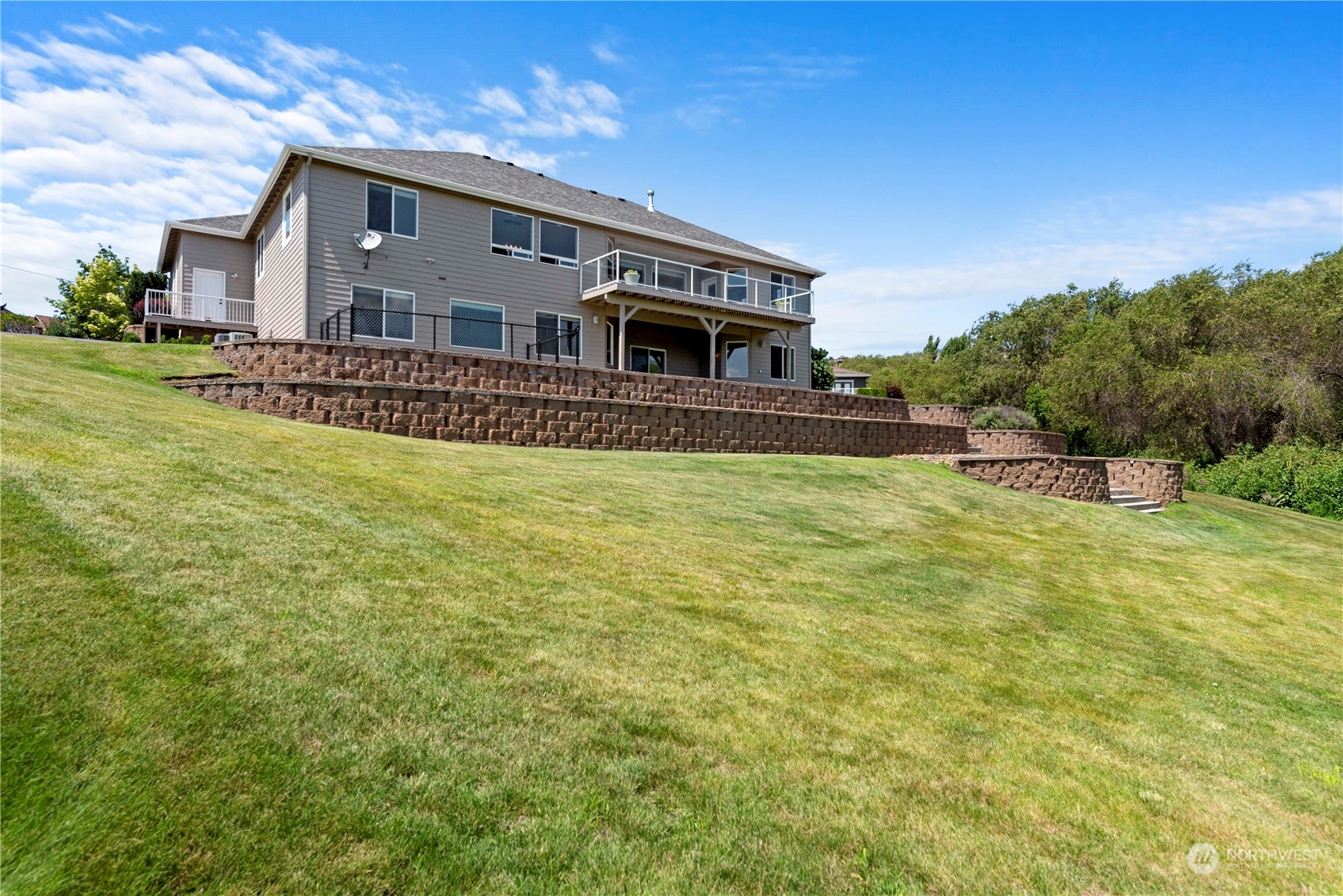 3815 Lovell Road Wenatchee, WA 98801 - Photo 3 of 40 Gallery Image 3