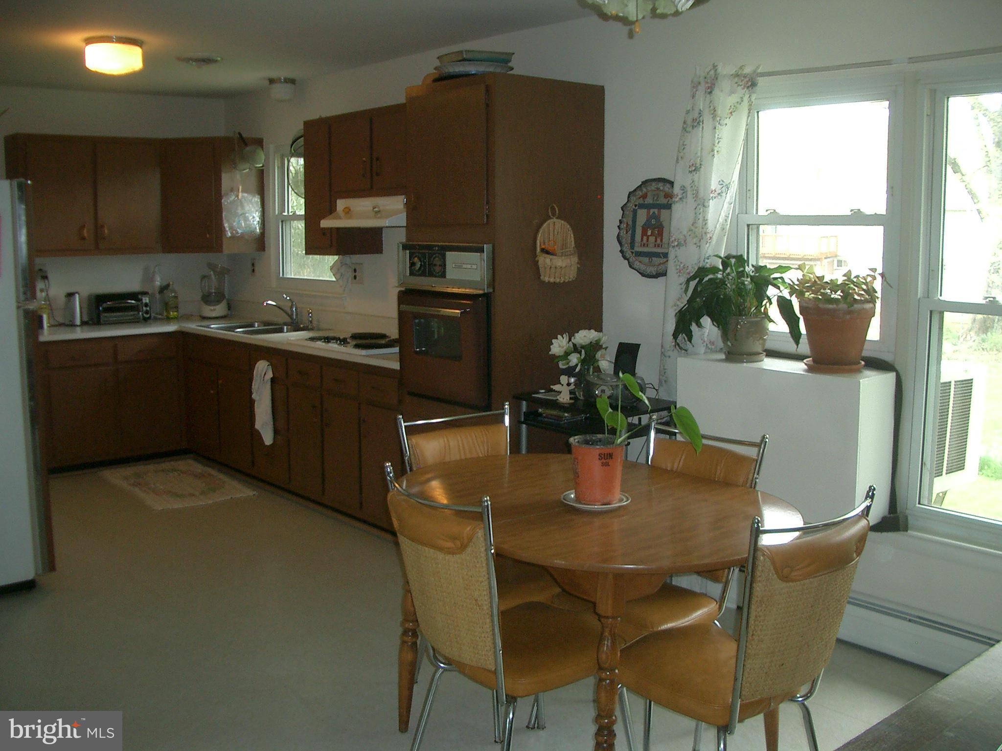 5232 Cochran Road Beltsville, MD 20705 - Photo 6 of 21 Kitchen