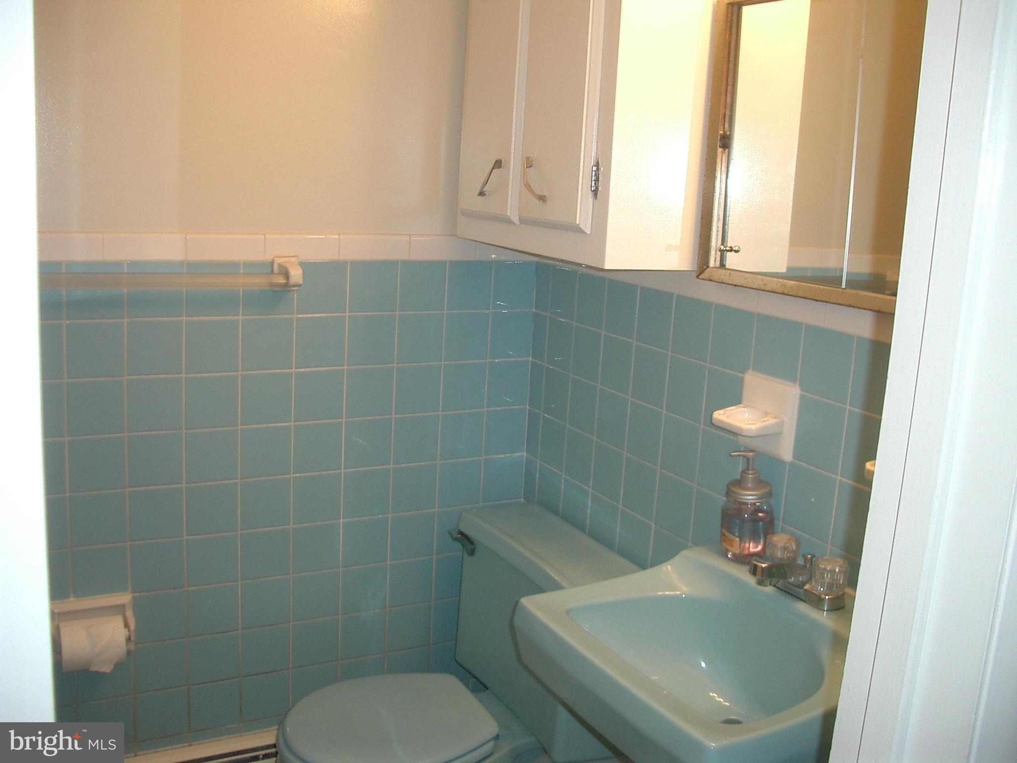 5232 Cochran Road Beltsville, MD 20705 - Photo 10 of 21 Bath
