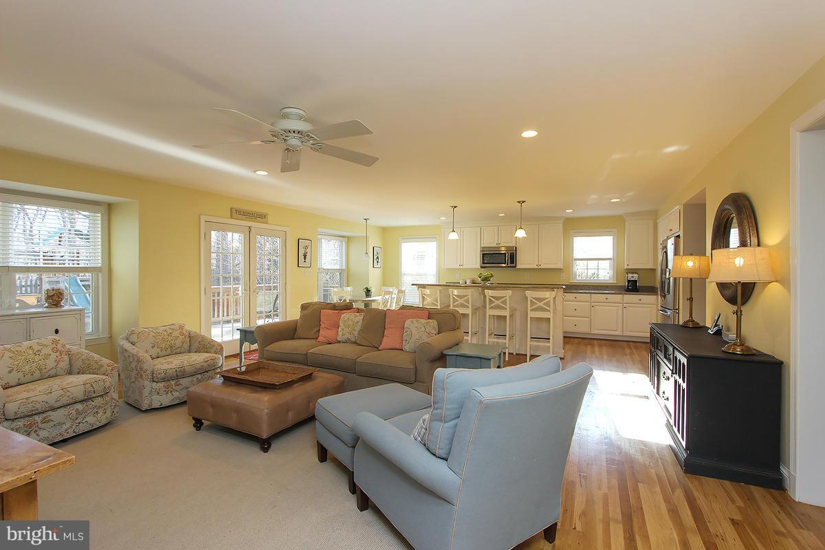 10109 Big Rock Road Silver Spring, MD 20901 - Photo 7 of 28 Family Room
