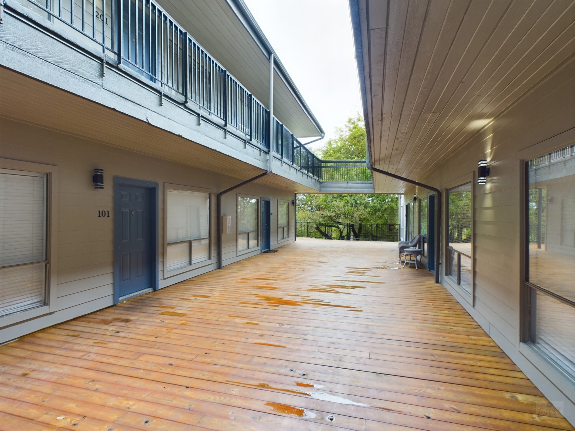 908 Poplar Street, Unit 201 Austin, TX 78705 - Photo 14 of 18 a view of outdoor space