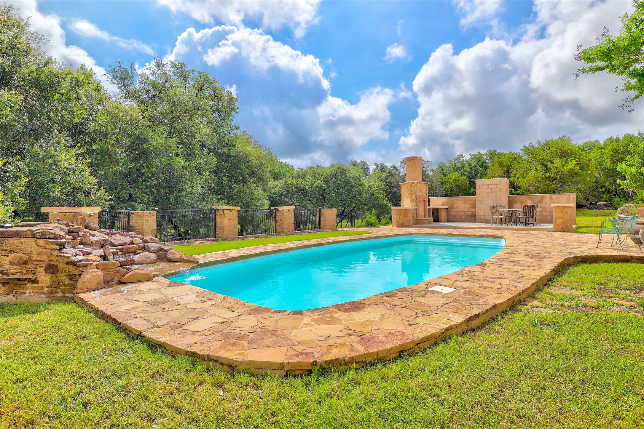 404 Mustang Way Georgetown, TX 78633 - Photo 3 of 40