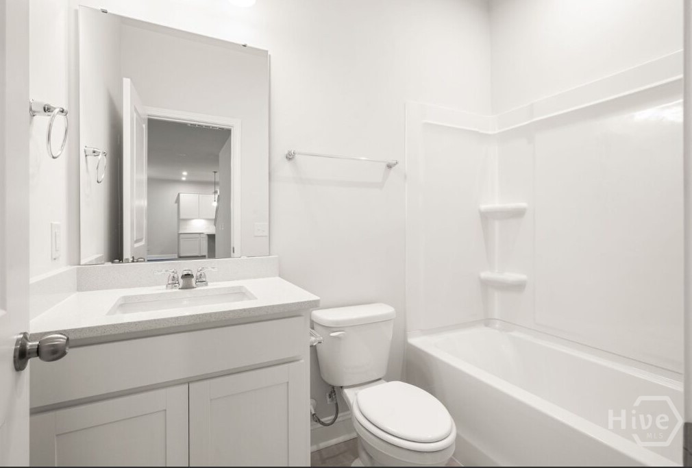 423 MONTEREY Loop Richmond Hill, GA 31324 - Photo 11 of 25