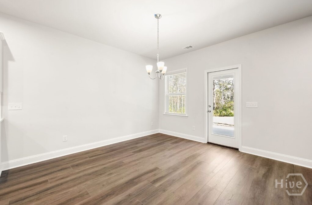 423 MONTEREY Loop Richmond Hill, GA 31324 - Photo 6 of 25