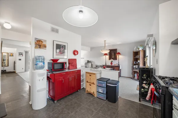 $165,500 | 9206 North 70th Street, Unit 3, Milwaukee, WI 53223