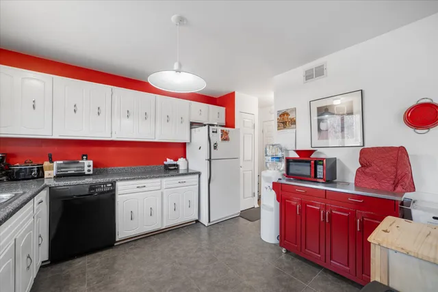 $149,500 | 9206 North 70th Street, Unit 3, Milwaukee, WI 53223