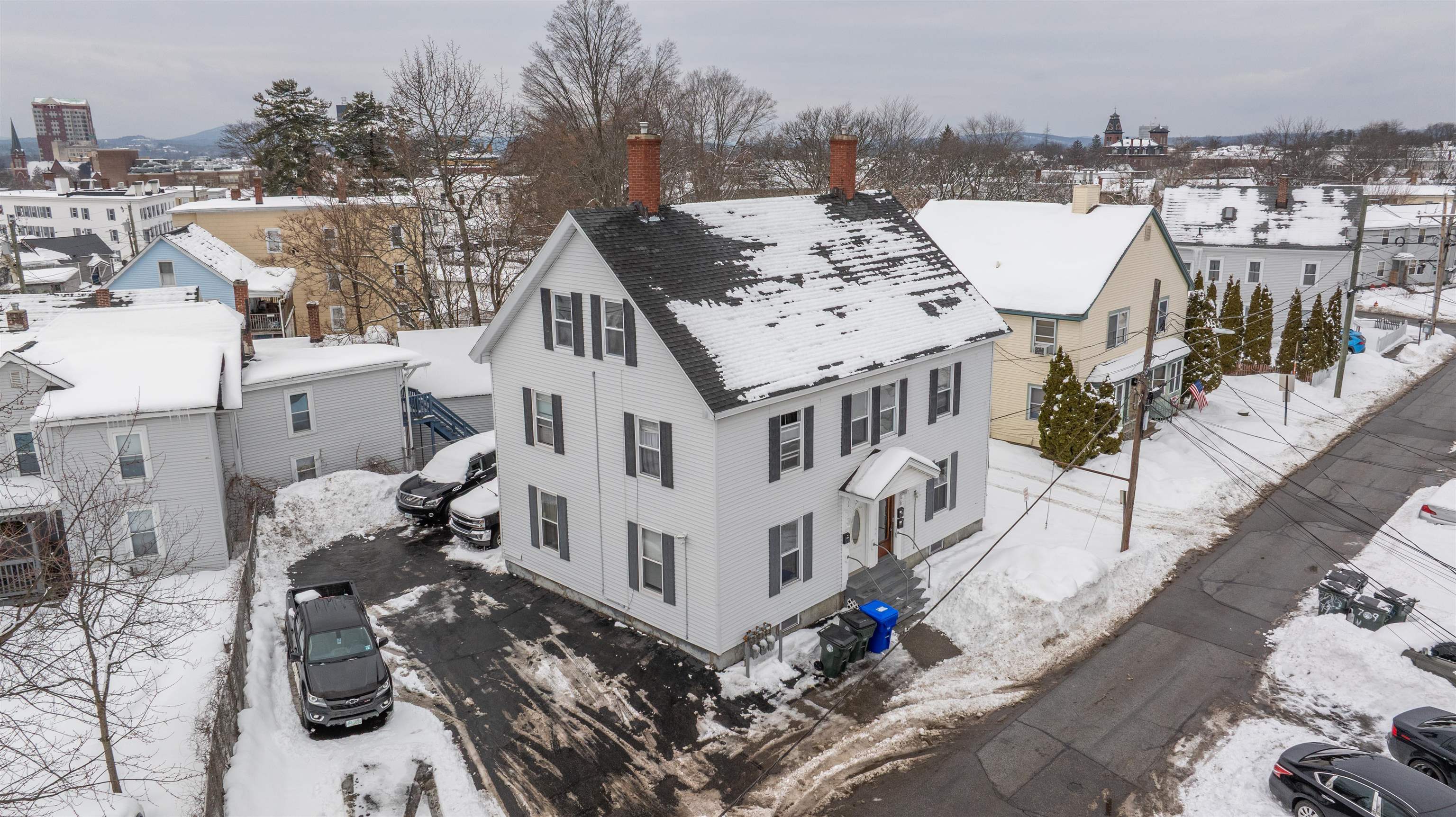 10 Malvern Street Manchester, NH 03104 - Photo 2 of 33