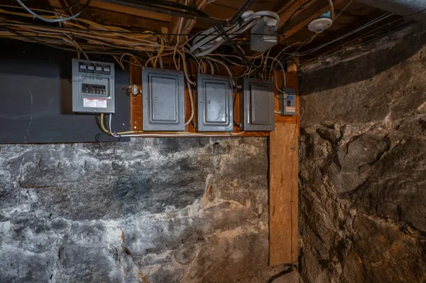 $685,000 | 10 Malvern Street, Manchester, NH 03104