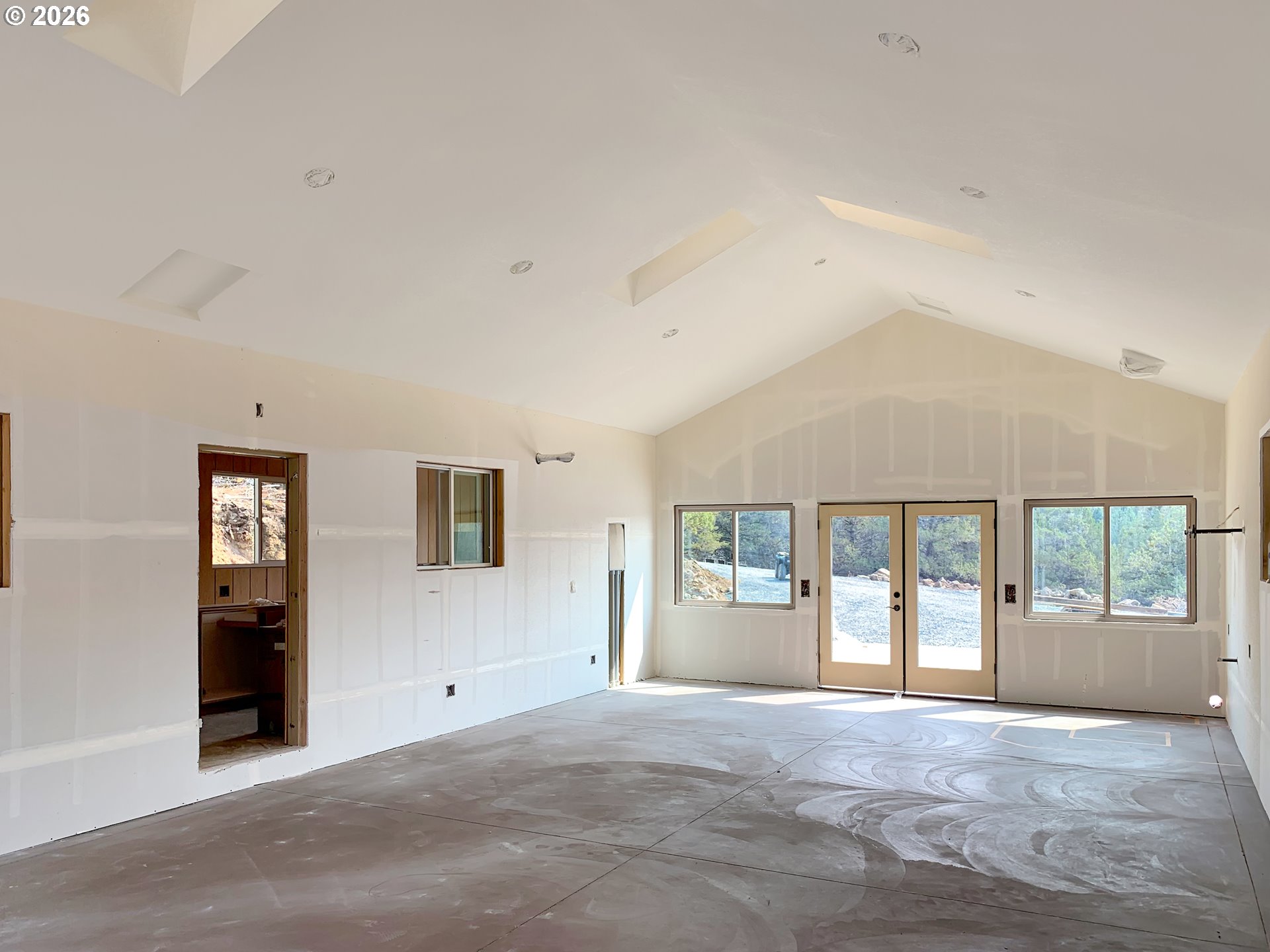 17232 Dodds Hollow Road Merrill, OR 97633 - Photo 5 of 10 Gallery Image 5