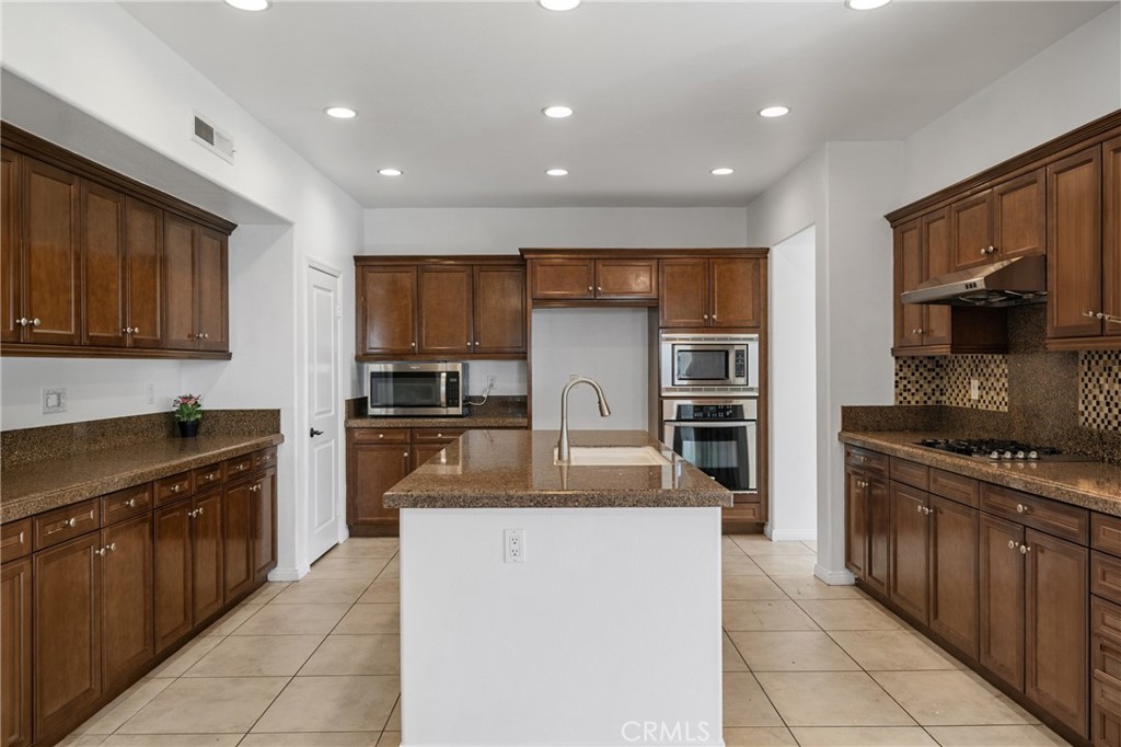 15767 Flight Chino, CA 91708 - Photo 9 of 25