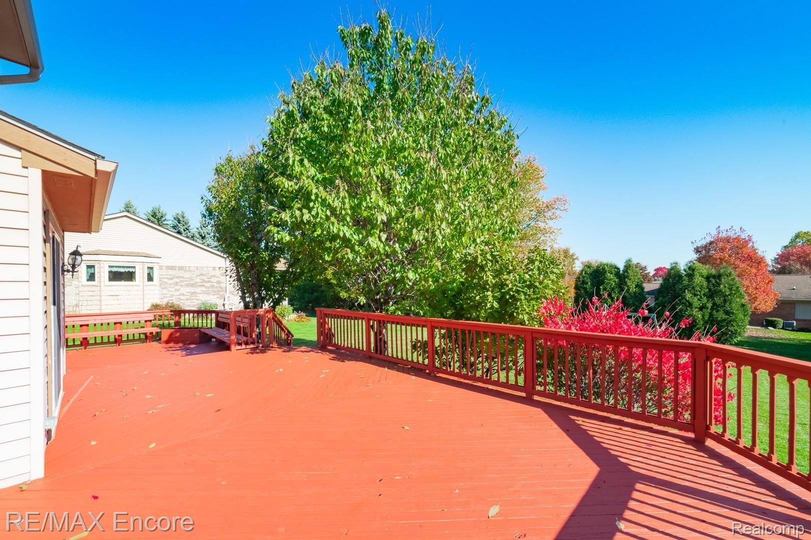 2025 Avonstoke Road Rochester, MI 48307 - Photo 43 of 47 2025 Avonstroke-44.jpg