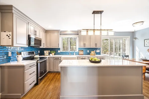 $1,369,000 | 36 Lindsay Lane, Reading, MA 01867