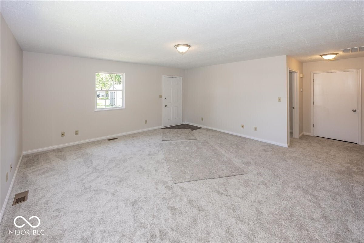 406 Mount Street Greenfield, IN 46140 - Photo 6 of 24