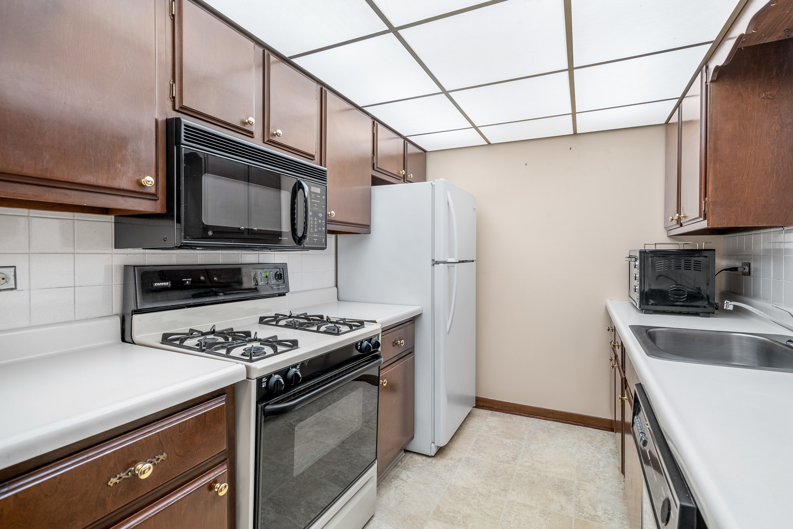 500 Thames Parkway, Unit 1B Park Ridge, IL 60068 - Photo 9 of 17 Gallery Image 9