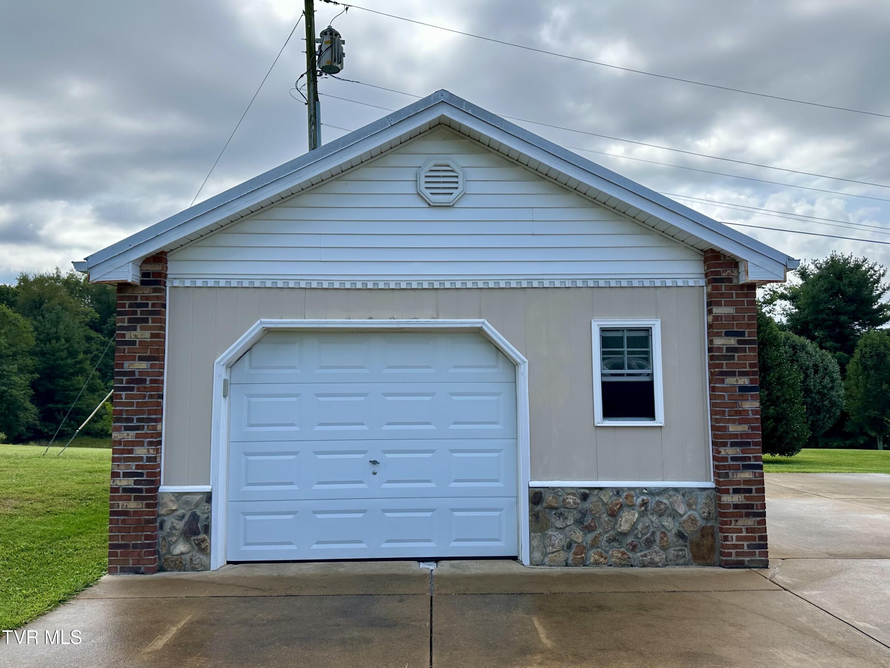 23089 Green Spring Road Abingdon, VA 24211 - Photo 24 of 61 IMG_9822