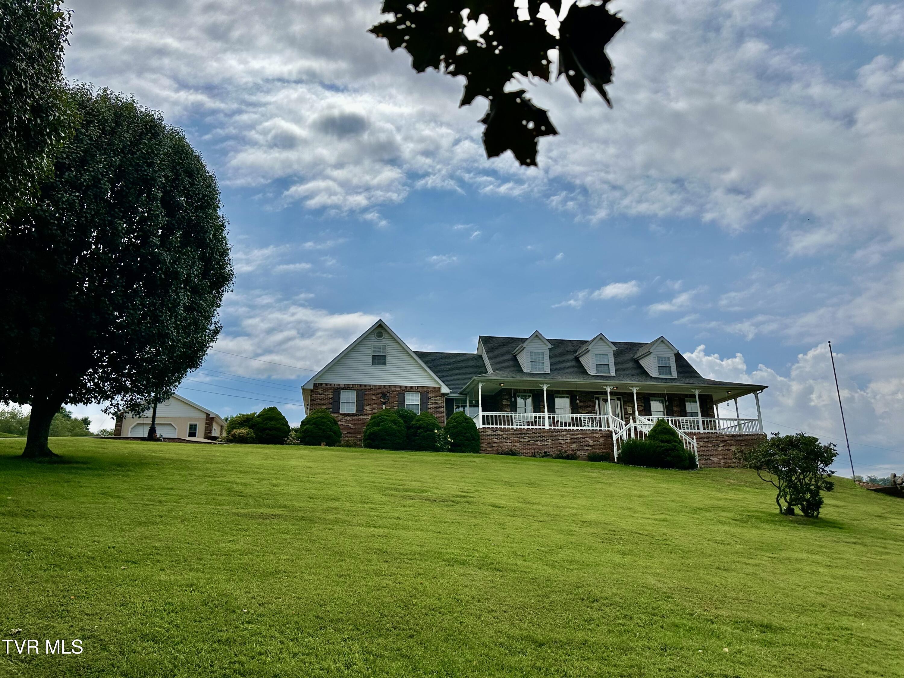 23089 Green Spring Road Abingdon, VA 24211 - Photo 3 of 61 IMG_9848