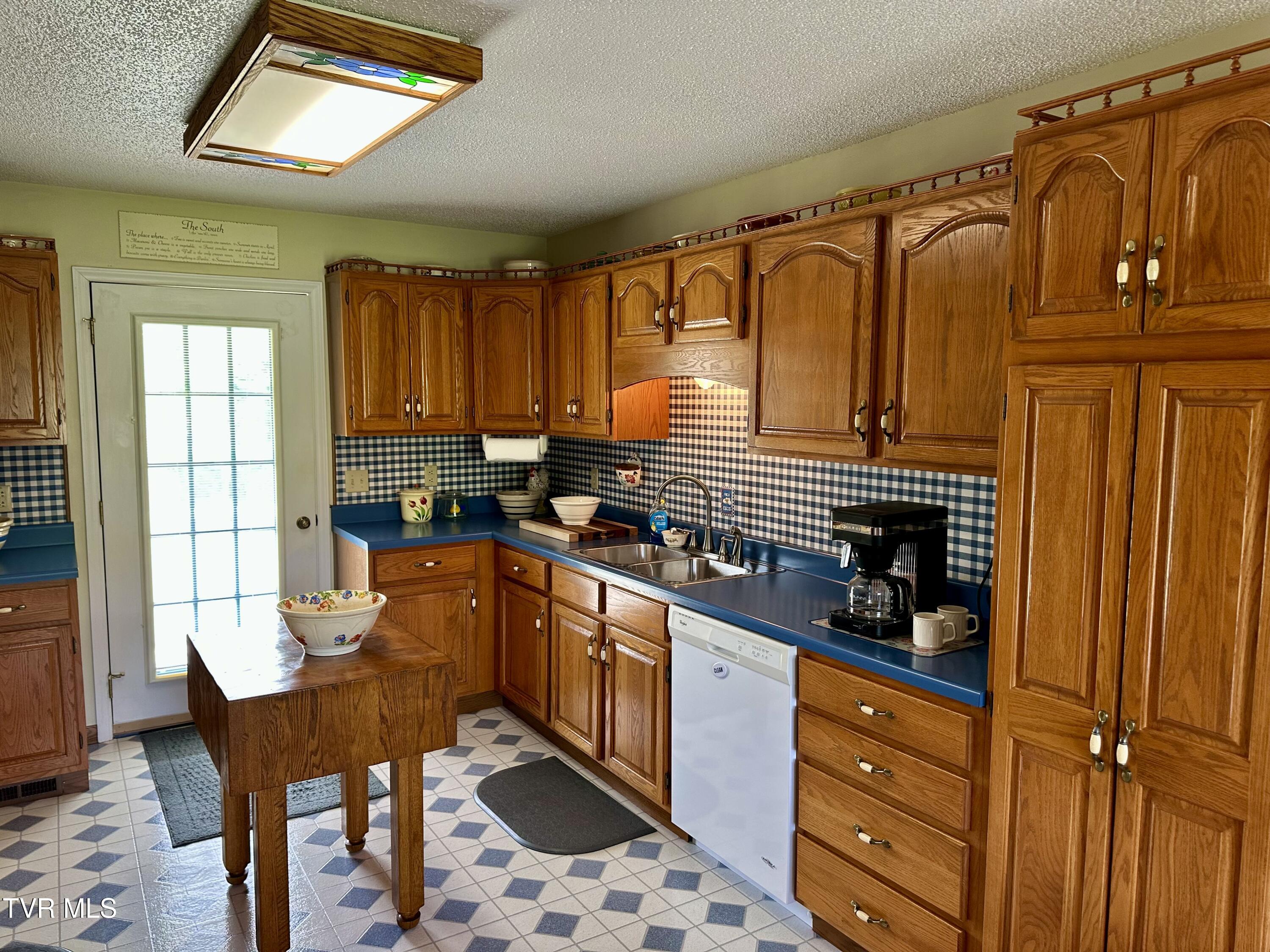 23089 Green Spring Road Abingdon, VA 24211 - Photo 40 of 61 IMG_9813