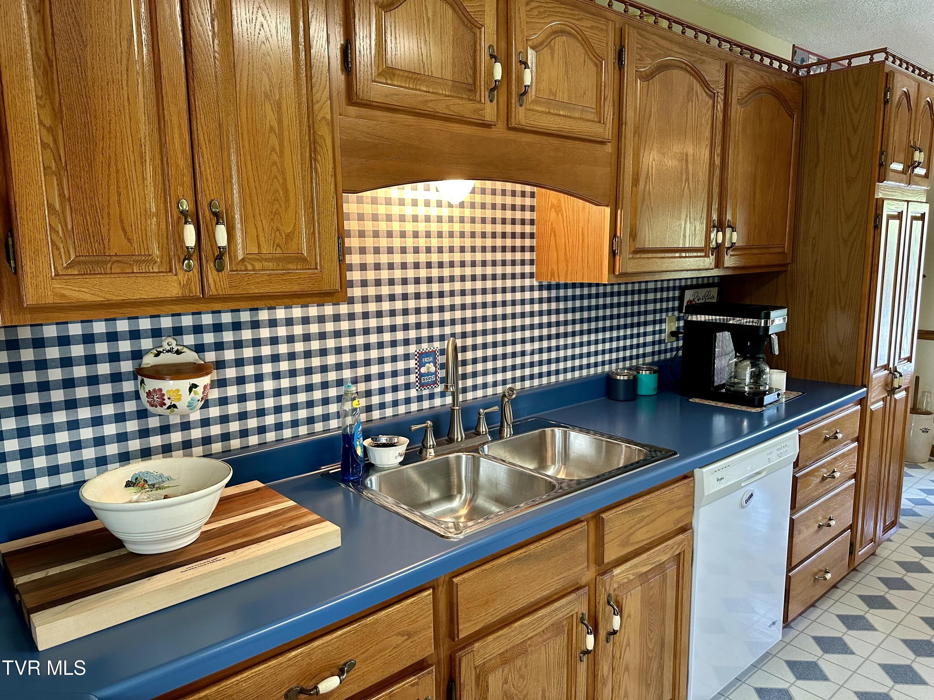 23089 Green Spring Road Abingdon, VA 24211 - Photo 42 of 61 IMG_9815