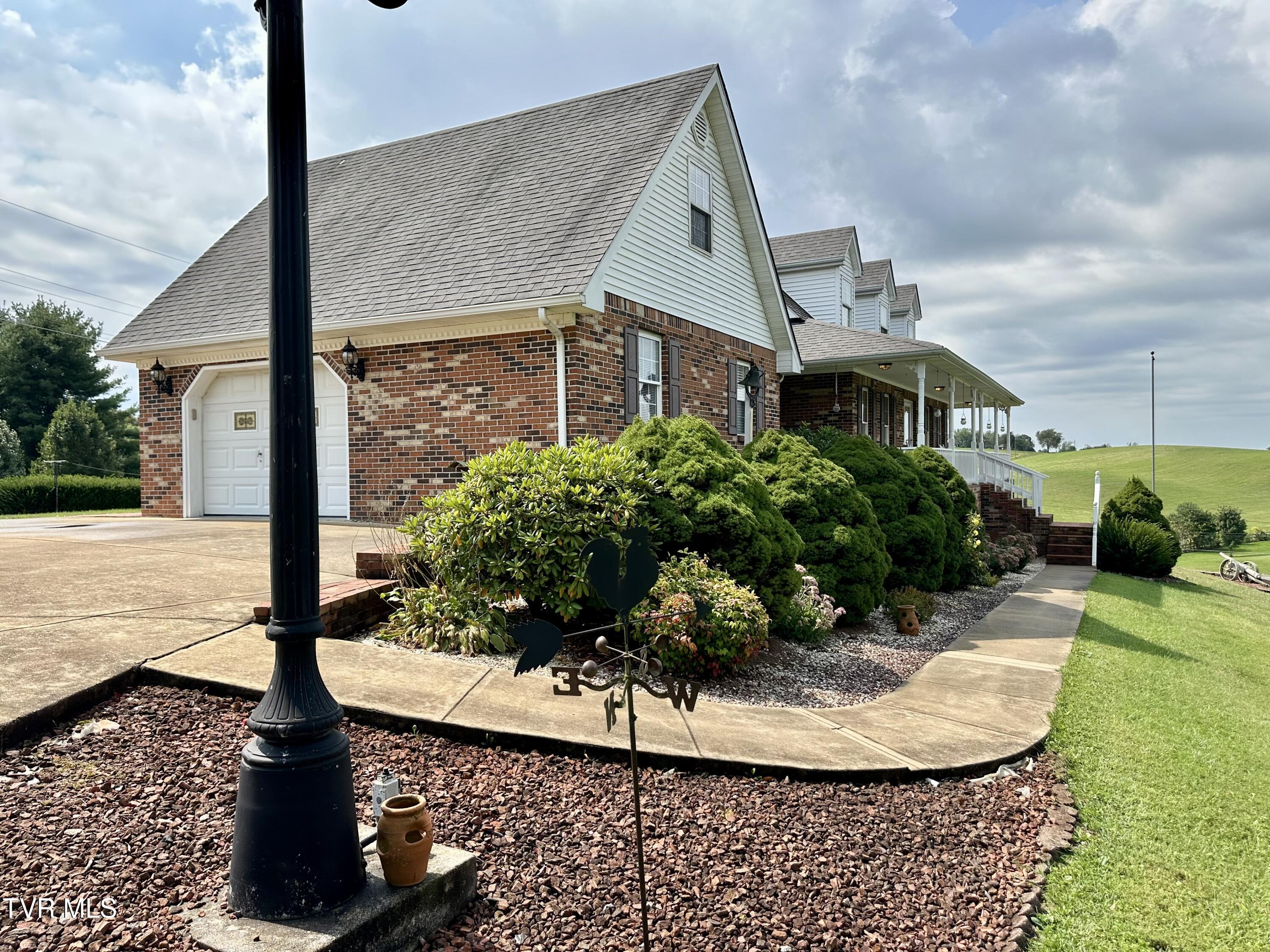 23089 Green Spring Road Abingdon, VA 24211 - Photo 5 of 61 IMG_9860