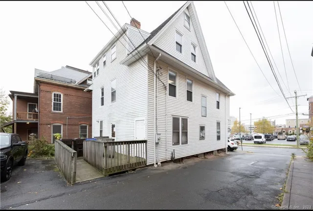 $1,900 | 50 Washington Street, Unit 2, Middletown, CT 06457